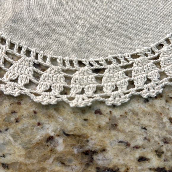 NWOT 7 Pc Farmhouse Cottagecore Round Crochet Doilies 4 Large 3 Small - Picture 5 of 8